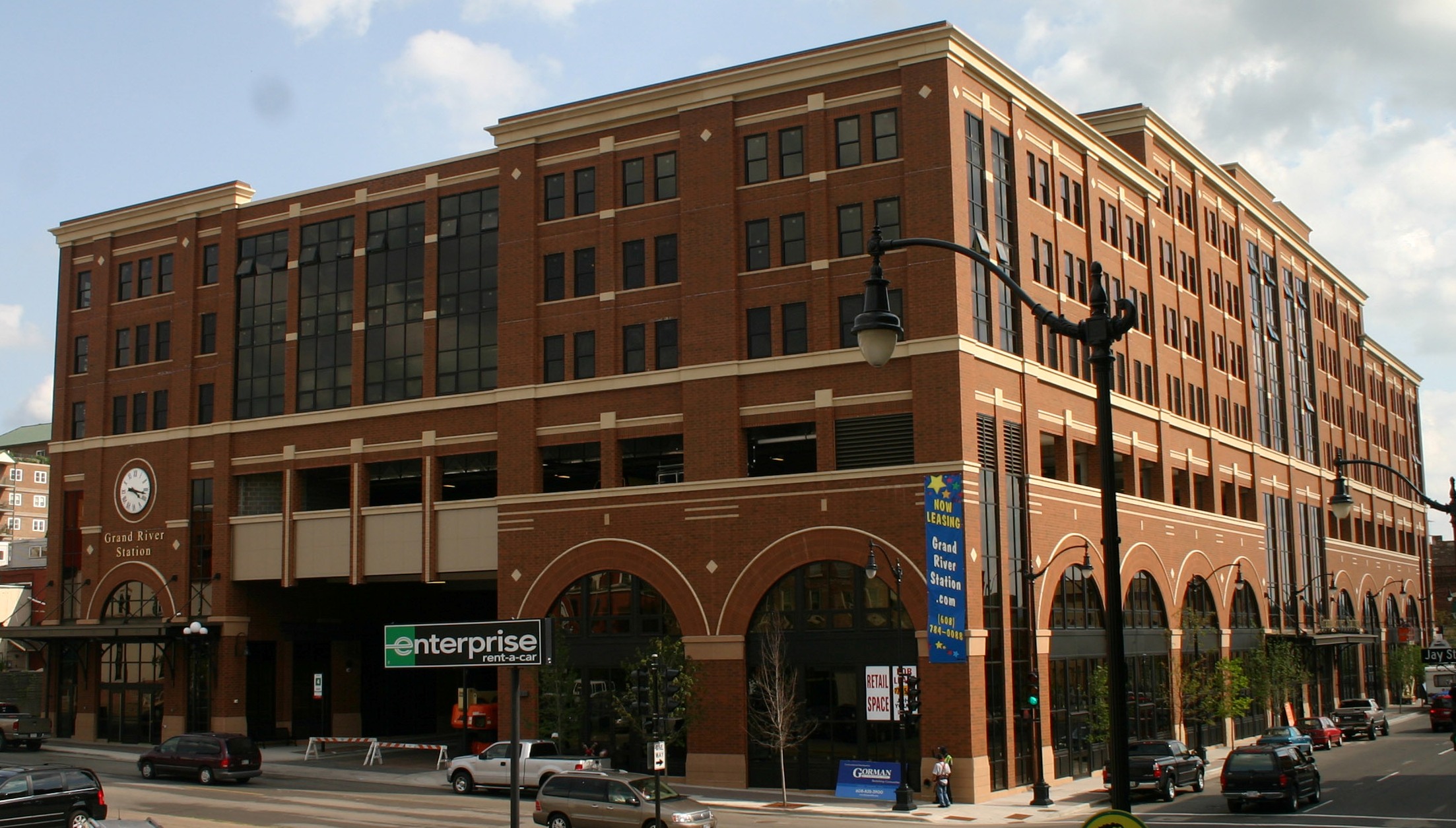 Front building image of the Grand River station in the city of La Crosse